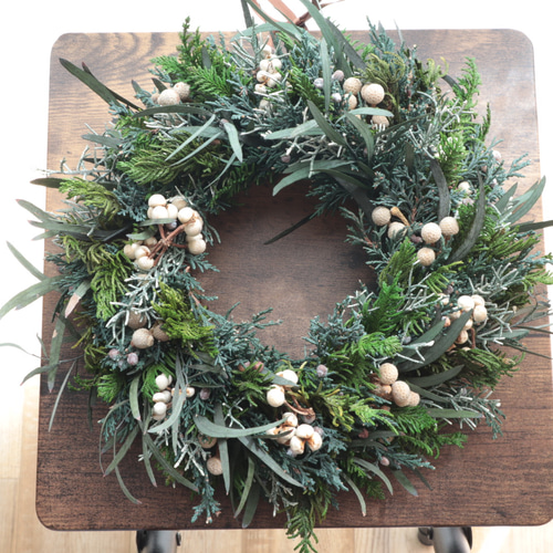 ナンキンハゼのクリスマスリース プリザーブドフラワー 花咲（はなえみ