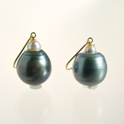 大粒13mmUP 黒蝶真珠 バロック K18YGフックピアス|パール/春/卒業式/入学式/結婚式 3枚目の画像