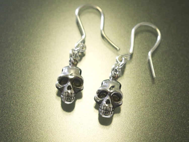 プレミアム ピュアシルバー(Ag999) スカル フックピアス