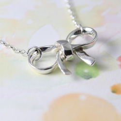 【翩然少女心】蝴蝶結項鍊 / 純銀項鍊 / Sterling Silver Necklace /Ribbon & Bow 第2張的照片