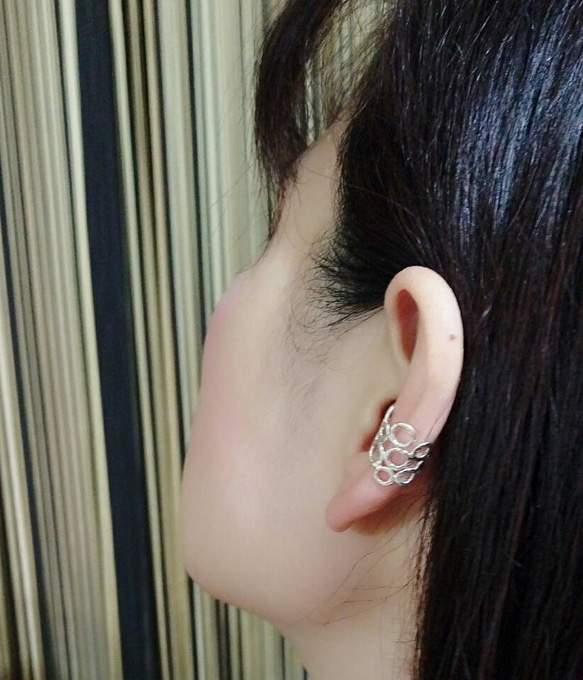 【簍空耳骨夾-單只】純銀耳環/Sterling Silver Ear Cuff/Earring/Circle 第3張的照片