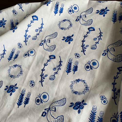 AMBERオリジナル 綿麻 刺繍生地 ＊ 138cm巾 50cm ＊ ホワイト