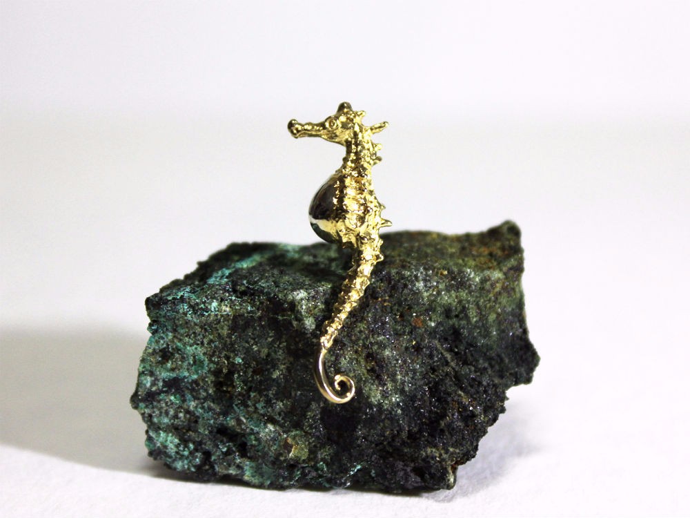 タツノオトシゴのピンブローチ(GOLD)