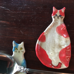 猫のカトラリーレスト縦 二個セット・レッド、トルコブルー 3枚目の画像