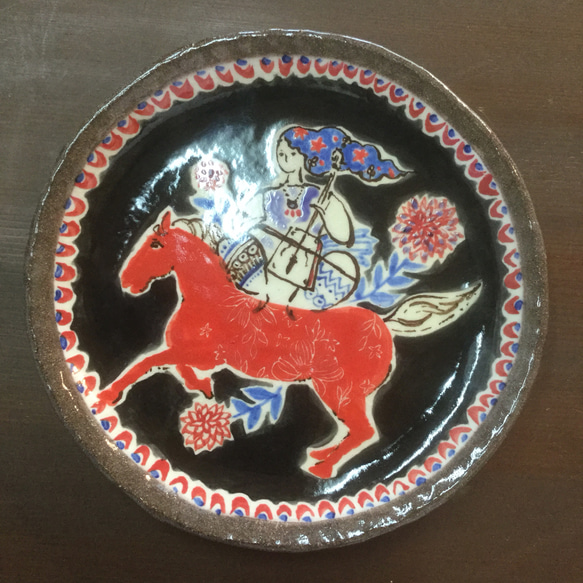 【馬と音色 絵皿】西美紀　-幻想陶画- 絵画の器　【販売済】 6枚目の画像