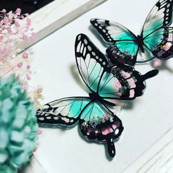 グラデーションが美しい蝶々のヘアゴム　ポニーフックに変更可 1枚目の画像