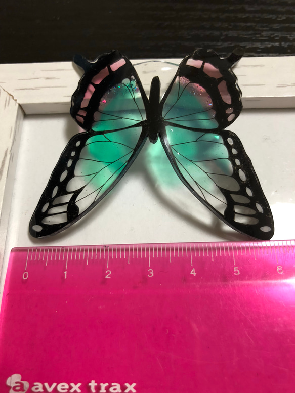 グラデーションが美しい蝶々のヘアゴム 2枚目の画像
