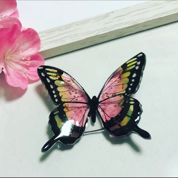 桜舞い散る蝶々のヘアゴム 3枚目の画像