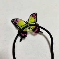 桜舞い散る蝶々のヘアゴム 4枚目の画像