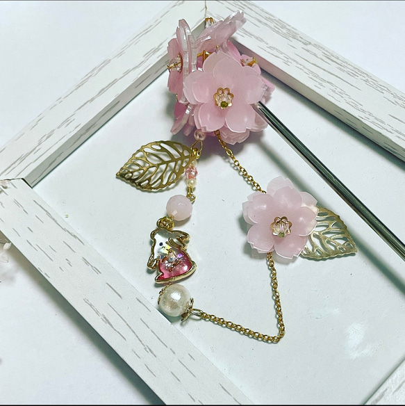 ほんのりピンクの桜とうさぎちゃんのかんざし 3枚目の画像