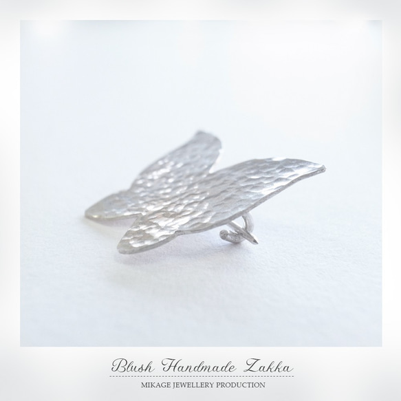 〚 butterfly 〛sv925 simple butterfly brooch 2枚目の画像