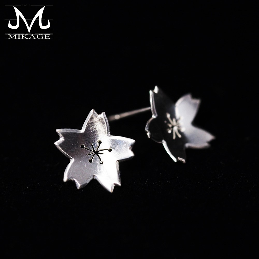 Simply Sakura Pierce：銀９２５桜ピアス