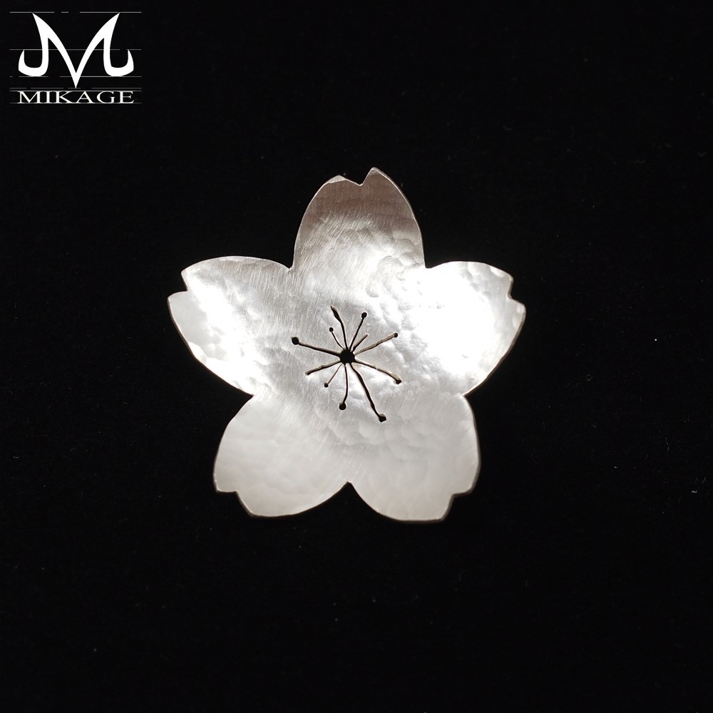 Simply Sakura Brooch：銀９２５桜ブローチ
