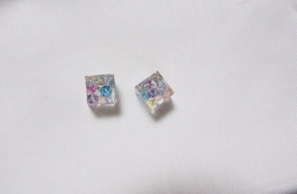 色々CUBEピアス♡（イヤリング、樹脂ピアス可能）1点のみ 3枚目の画像