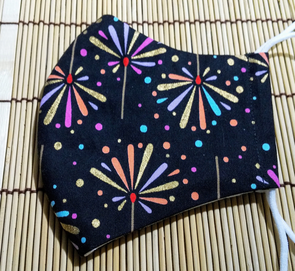 ☆立体マスク 男性用 女性用大きめ 線香花火柄 その他