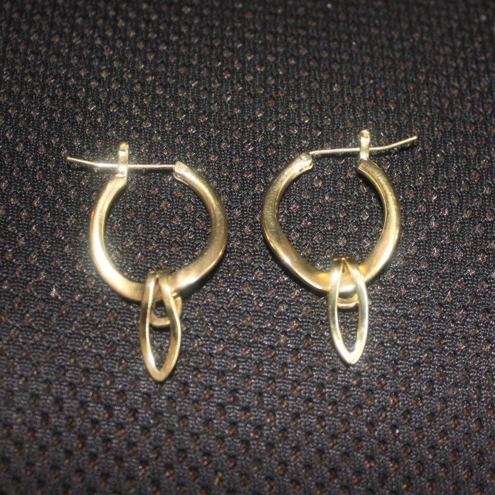 花びらフープ　真鍮　ピアス　曲線