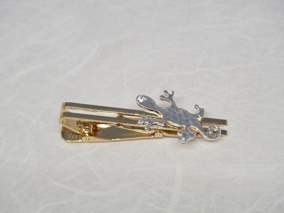 とかげのネクタイピン（ゴールド） タイピン・カフス 金の小鳥と
