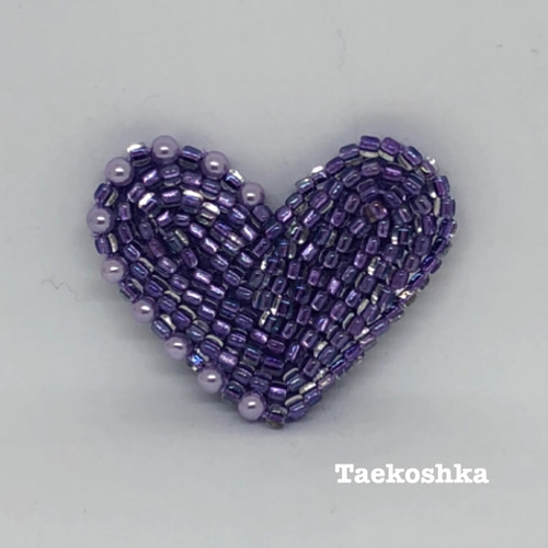 再販☆真っ赤なハートブローチ (小) ビーズ刺繡 ブローチ