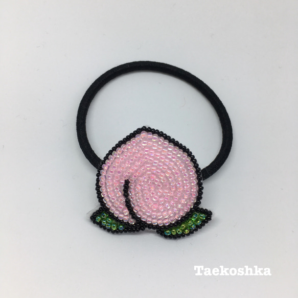 再販☆桃のヘアゴム ビーズ刺繡 ピンク 緑 ヘアゴム Taekoshka 通販