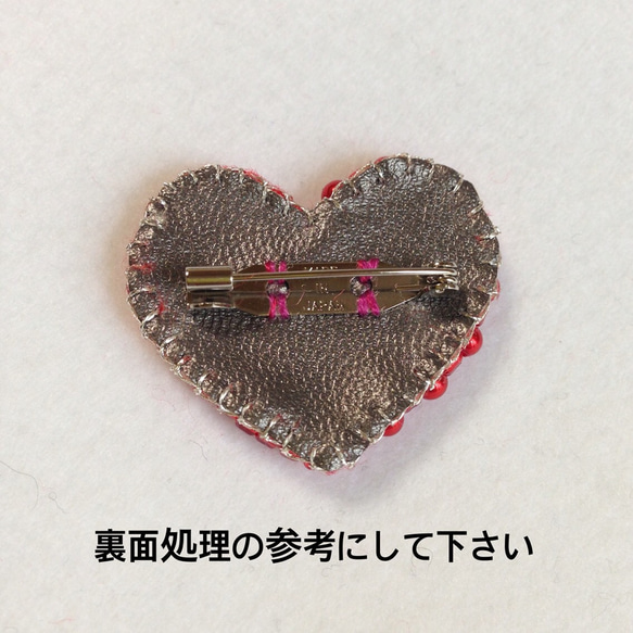 再販☆りんごのブローチ　ビーズ刺繡　赤 3枚目の画像