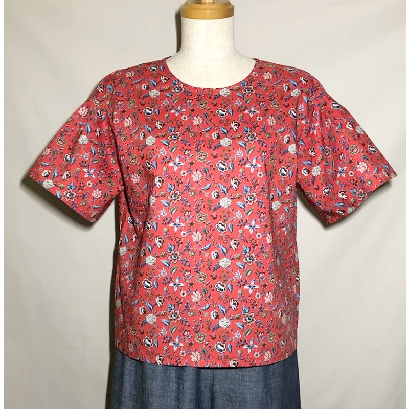 リバティプリントの半袖ブラウス＊12号サイズ