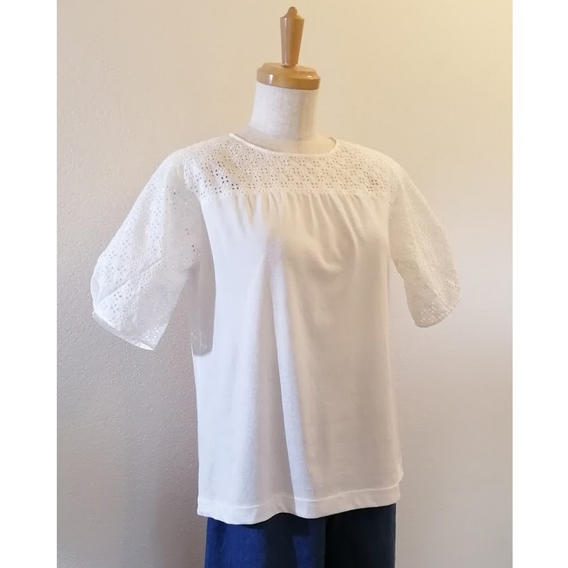 レース切り替えの半袖Tシャツ＊生成り＊12号サイズ