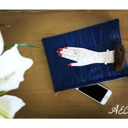 Madame's Hand clutch bag (navy&mink) 1枚目の画像