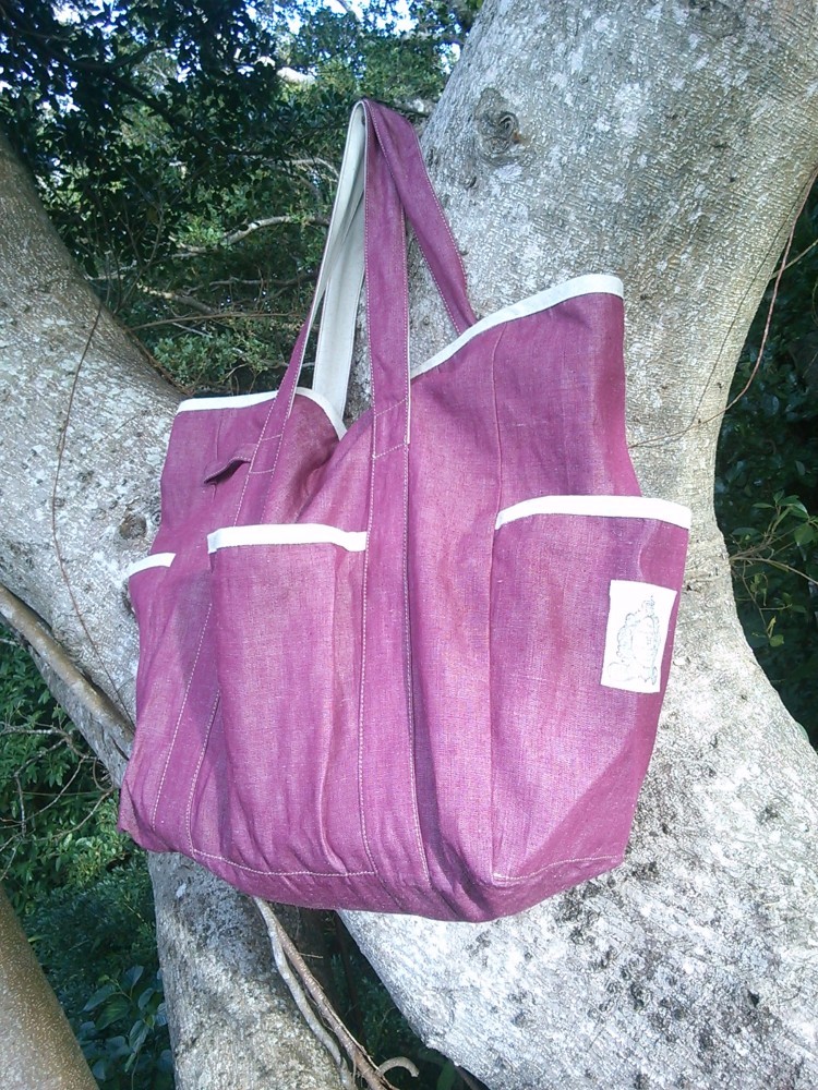 多機能・ポケットいっぱいのマザートートバッグ　Crimson XLサイズ