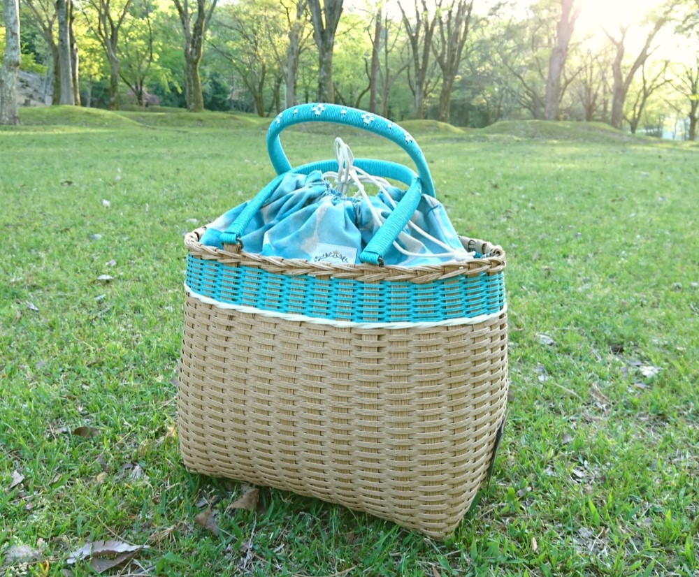 Vacances à la mer-海辺の休日-ターコイズ色のカゴバック