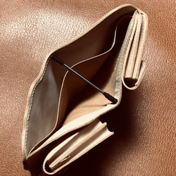オーダー作品　マグネットボタンのパグちゃん大容量ミディ財布 6枚目の画像