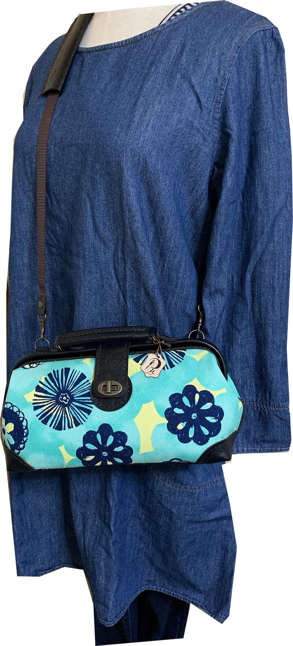 革と布のダレスバッグ「ショコラ」コットン 生地　エメラルドグリーン 5枚目の画像