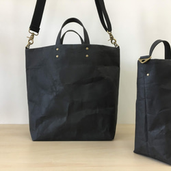 ウォッシャブルペーパーブラックトートバッグ（コミューターバッグ、ブリーフケース、スクールバッグ、ハンドバッグ、クロスボディバッグ 2枚目の画像