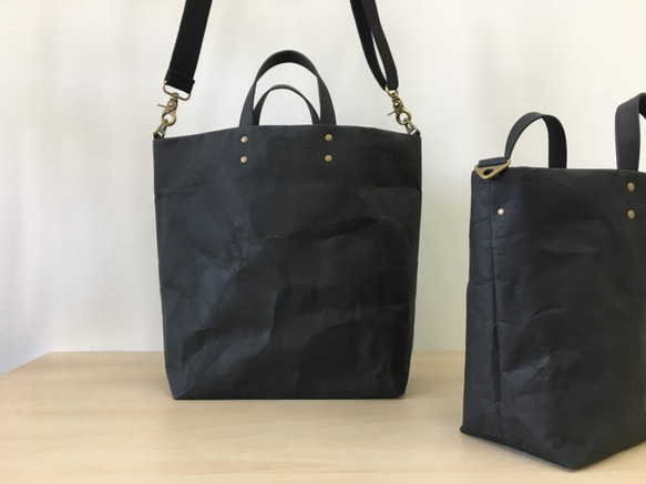 可水洗紙黑色托特包(通勤包、公事包、書包、手提包、斜背包) 第2張的照片
