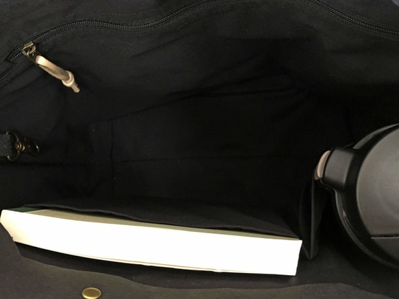 可水洗紙黑色托特包(通勤包、公事包、書包、手提包、斜背包) 第8張的照片