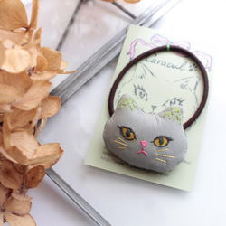 ꫛꫀꪝ✧食べたくなっちゃう王冠のミルク＆いちごチョコレート猫ちゃん'sヘアゴム♥️ 現品】猫ちゃんレザーヘアゴム ヘアゴム Caracul. 通販 7120874