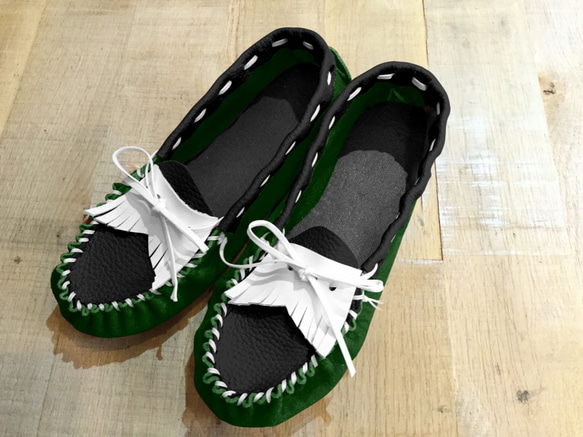 EMA ハンドメイドモカシン moccasin Shoes 本革　GRN/BLK/WHT 1枚目の画像