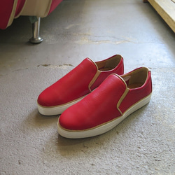 真皮平台套穿運動鞋紅色 第1張的照片