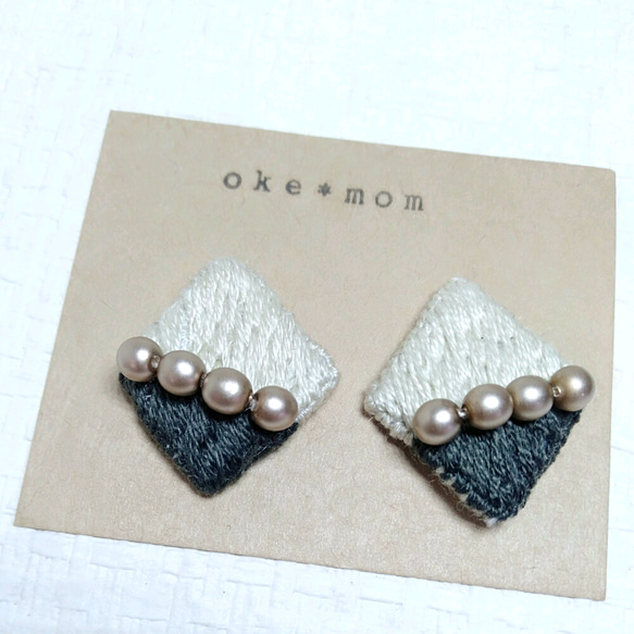 diamond　ビーズと刺繍ピアス　ivory 2枚目の画像