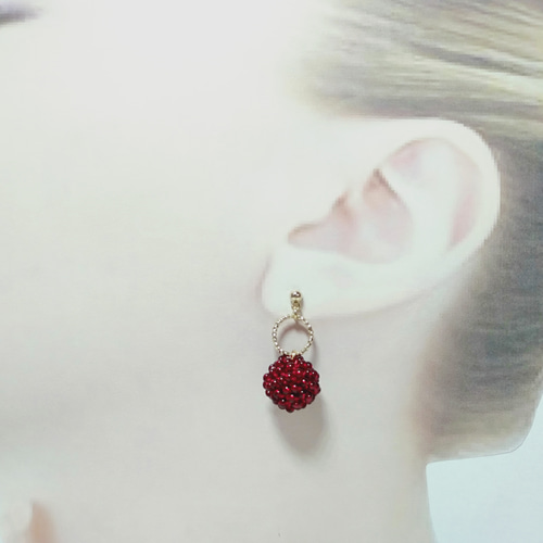 小さな小さなビーズボール ピアス/イヤリング ピアス（フック