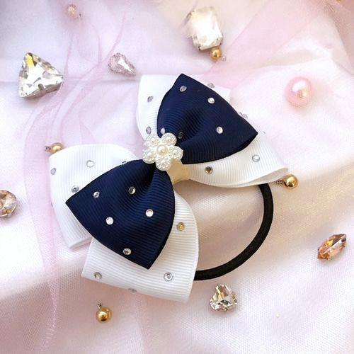 ラインストーンリボンのヘアゴム （ホワイト&ネイビー）♡キラキラ  