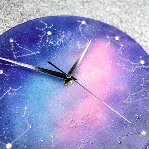 小さな宇宙の心 - 時間のコミットメントの革の時計|壁掛け時計