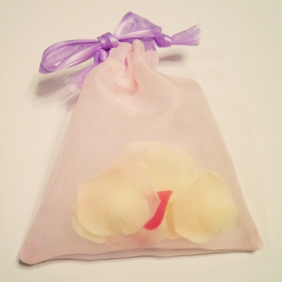 花びらの巾着 1枚目の画像