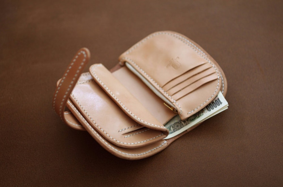 はなちゃんさま専用本革フラップハーフ財布（受注制作）手縫いヌメ革ナチュラル 牛皮牛革 天然 3枚目の画像