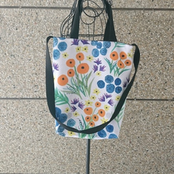 滿版 印花 帆布多功能 T型包 T-shaped Hand/shoulder bag,獨家印花創作 第3張的照片