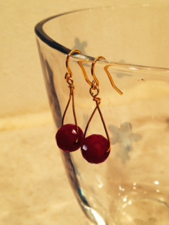 dark red glass beads 1 * pierce 1枚目の画像