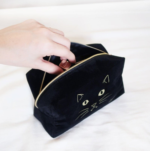 母親節新品上架 /化妝包系列-質感絨布燙金貓咪化妝包 / 黑貓 第4張的照片