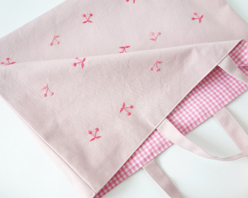 レッスンバッグ お布団バッグ　ヌビ　さくらんぼ刺繍　ハート刺繍 レッスンバッグ お布団バッグ ヌビ さくらんぼ刺繍 ハート刺繍