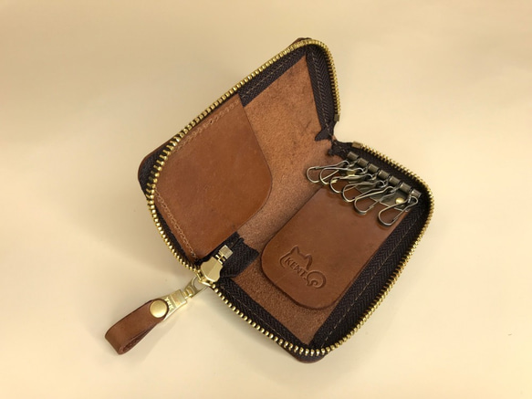 「KENT的手工皮革」植鞣革大容量鑰匙套（深咖色）-現貨 第2張的照片