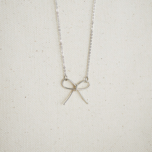 [ Cami Handicraft ] 乖女孩兒的蝴蝶結短鏈 - 純銀款 第4張的照片