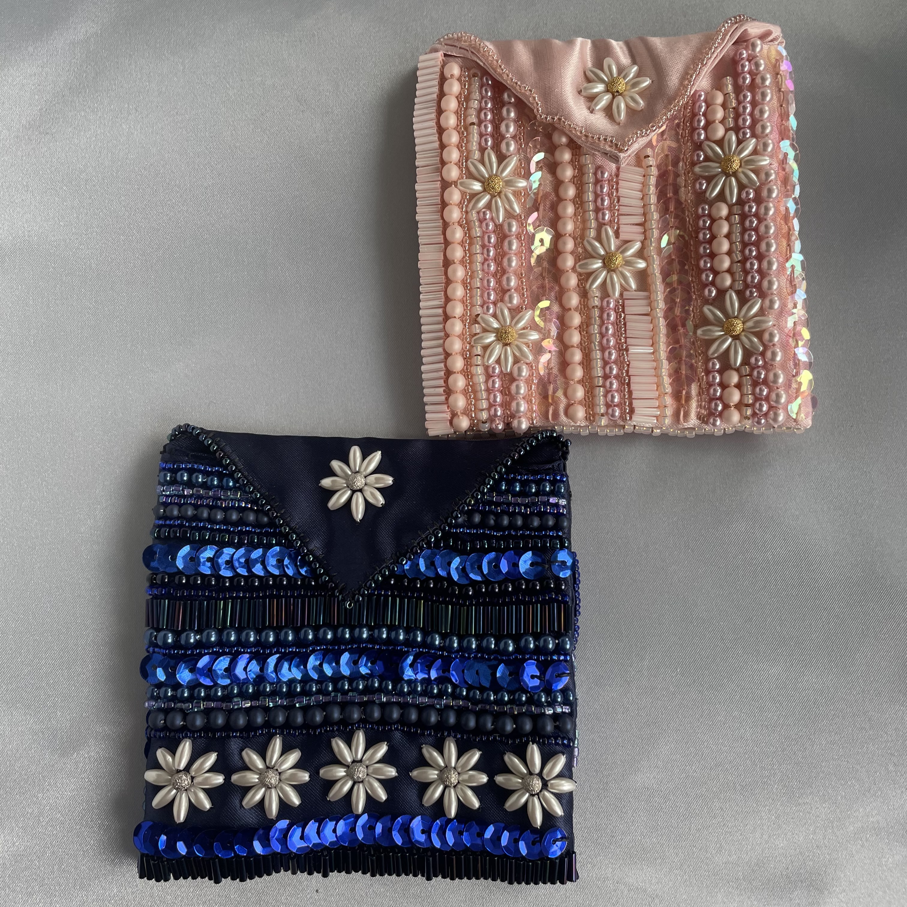 ビーズ刺繍ミニポーチ＊マーガレットネイビー